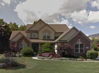 W126N6071 Parkway Dr, Menomonee Falls, WI 53051