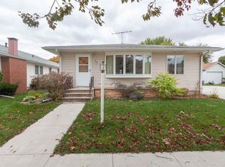 207 G Ave, Grundy Center, IA 50638
