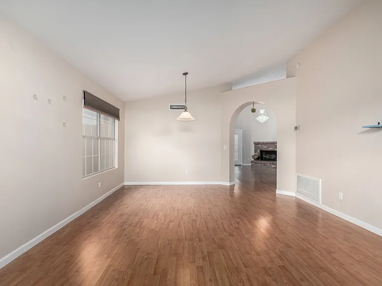 15428 S 23rd Pl — Photo 6