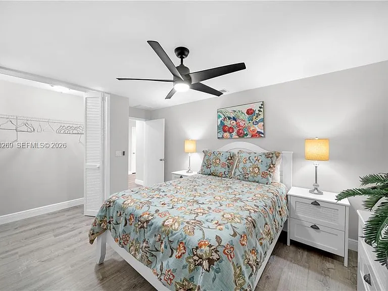 1138 N Lucerne Ave — Photo 20