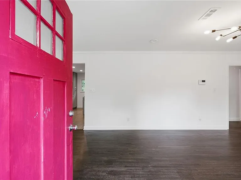 2035 Miriam Ln — Photo 4