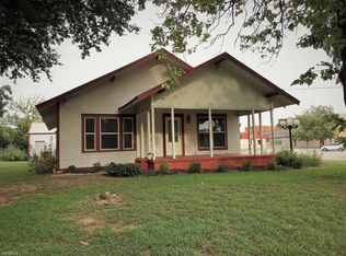 201 N Henry St, Lindale, TX 75771