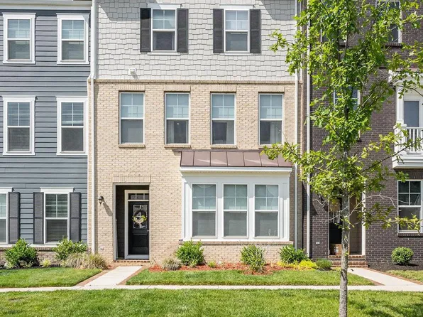 1486 Meadowlark Glen Rd, Dumfries, VA 22026