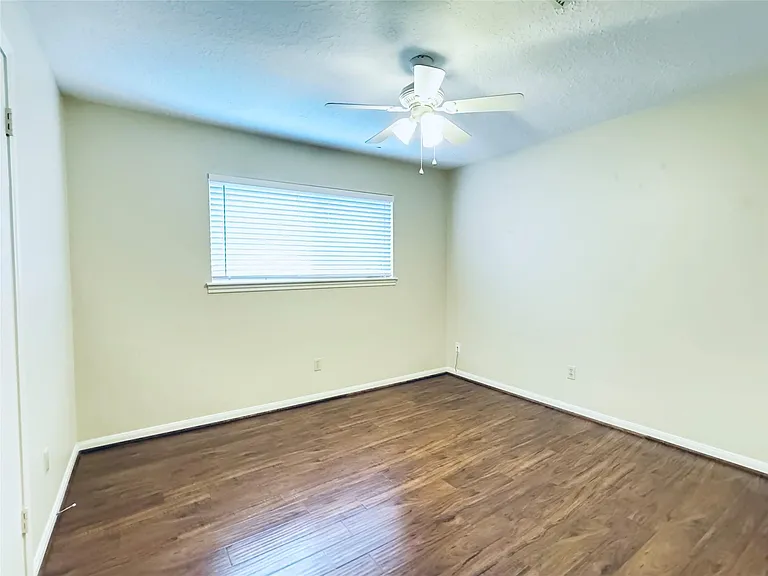13935 Saint Marys Ln — Photo 15