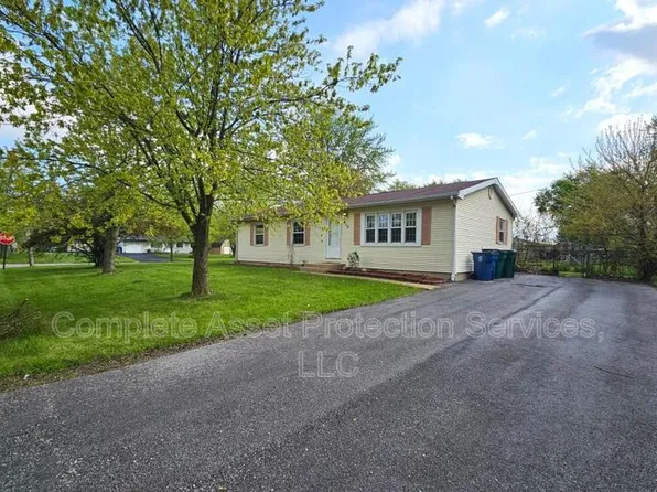 412 Nantucket Rd, Valparaiso, IN 46385