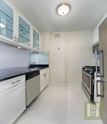Rented by Halstead Real Estate | media 27