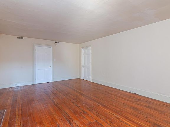 2nd image of 704 S Washington Sq #3P