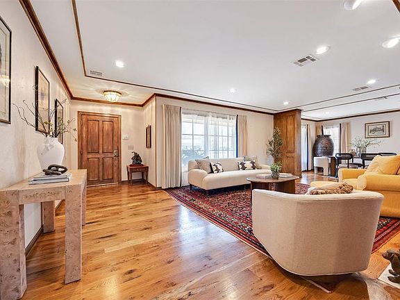 4th image of 6409 N Hillcrest Ave