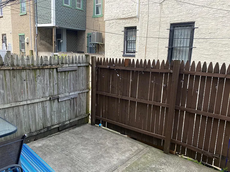 2313 Christian St #1R — Photo 8
