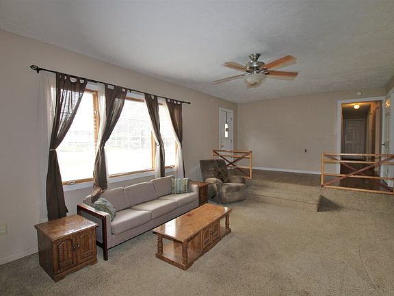 2nd image of 209 Wildwood Ct