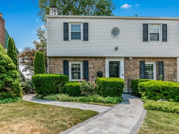 10 Huntington Drive, Yonkers, NY 10704