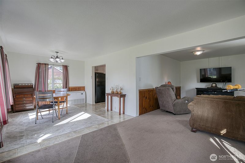 2nd image of 1108 Stockwell Street