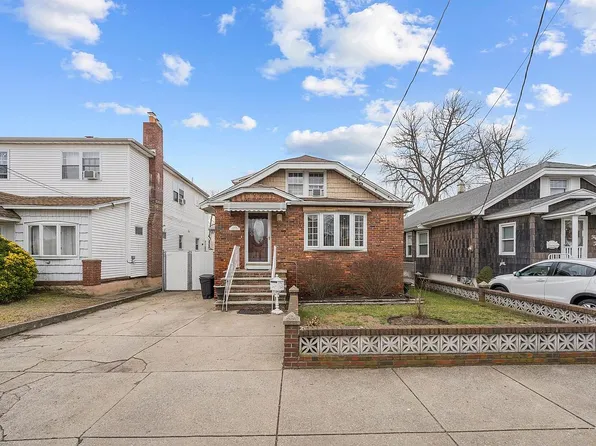 15936 100th St, Howard Beach, NY 11414