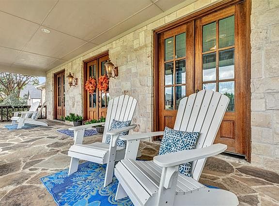 3rd image of 2806 Ginny Ct