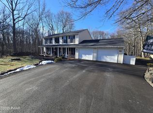 196 Southwynd Dr, Milford, PA 18337