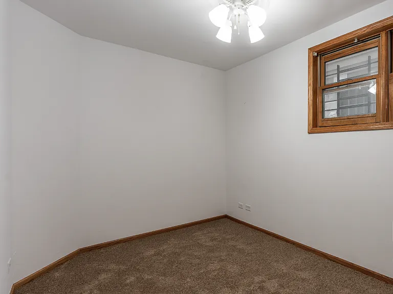 2903 N Hoyne Ave — Photo 3