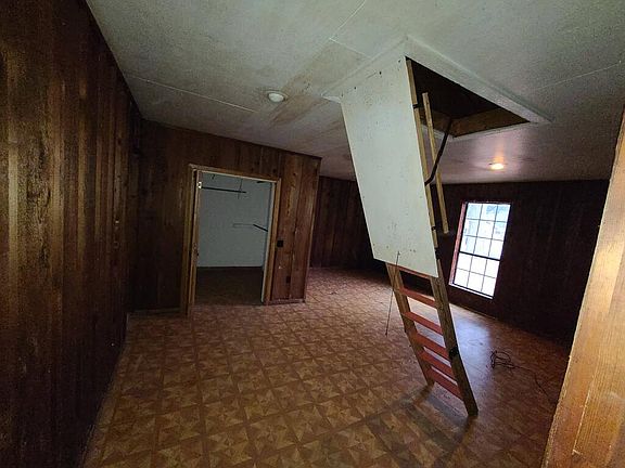 5th image of 109 Stewart St