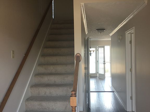 3rd image of 162 Willow Branch Dr