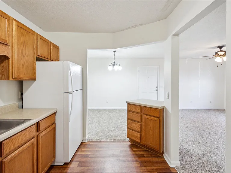 Legacy Village — Photo 93