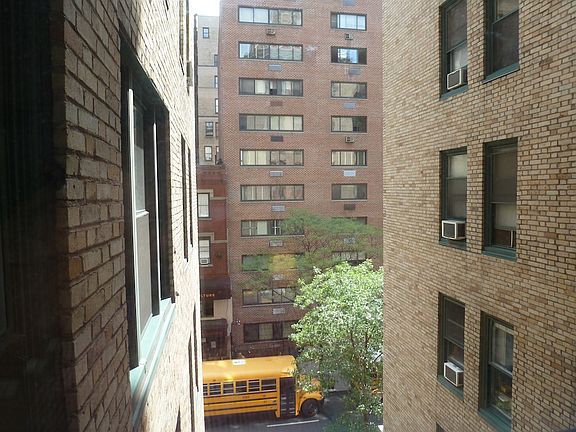 4th image of 325 W 45th St APT 506A