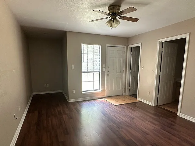 1018 N Brents Ave — Photo 11