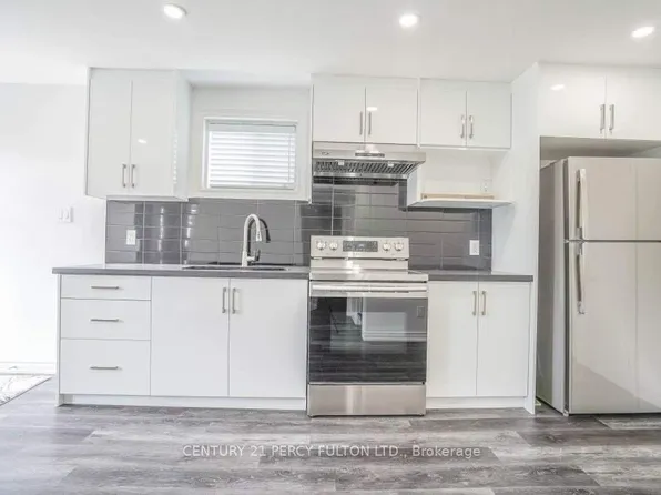 1040 Foxtail Cres #Basement, Pickering, ON L1X 0E7