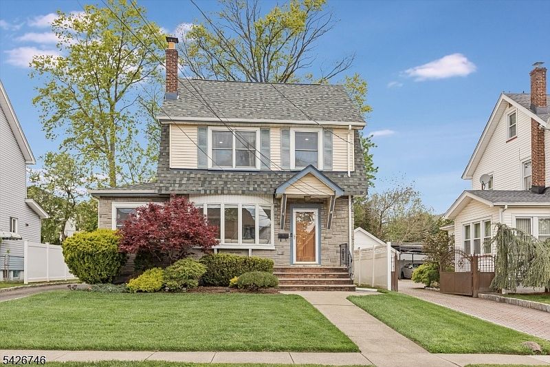 1st image of 1046 Lorraine Ave