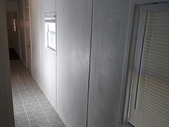 5th image of 826 Queens Dr