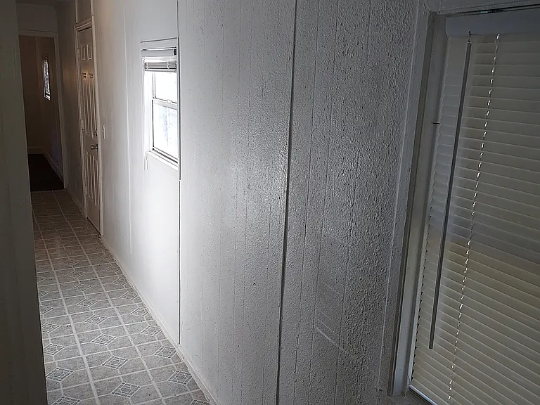 826 Queens Dr — Photo 5