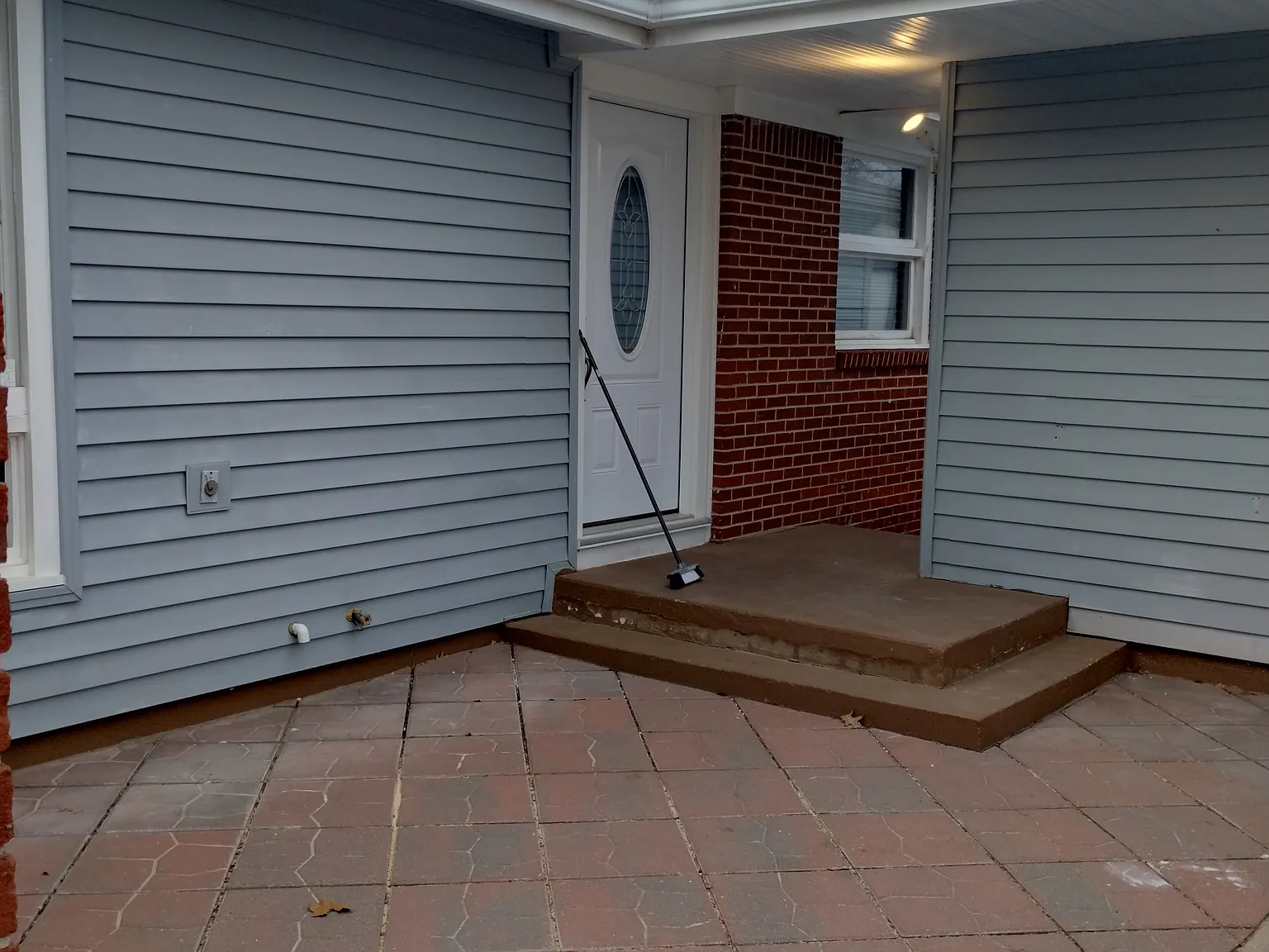 3 bed, 1300 sqft, $1,500 — Photo 2