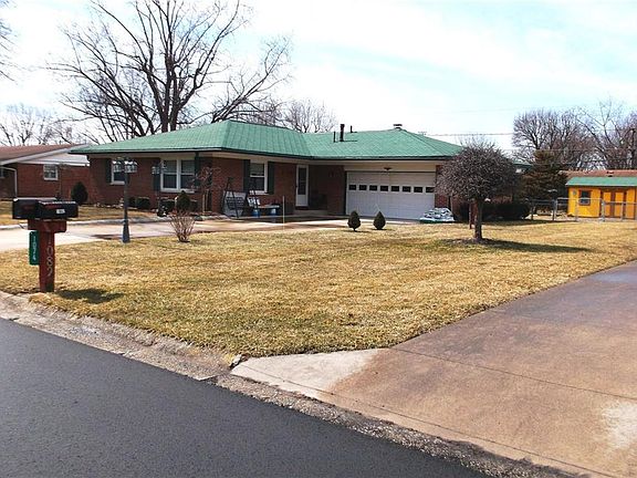 4th image of 1074 Donald Dr