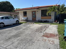 7343 SW 21st St, Miami, FL