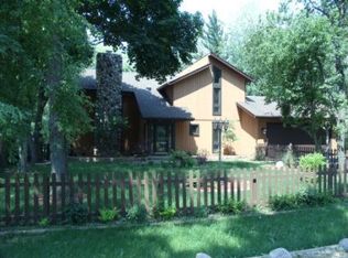 3N540 Ridge Dr, St Charles, IL 60175