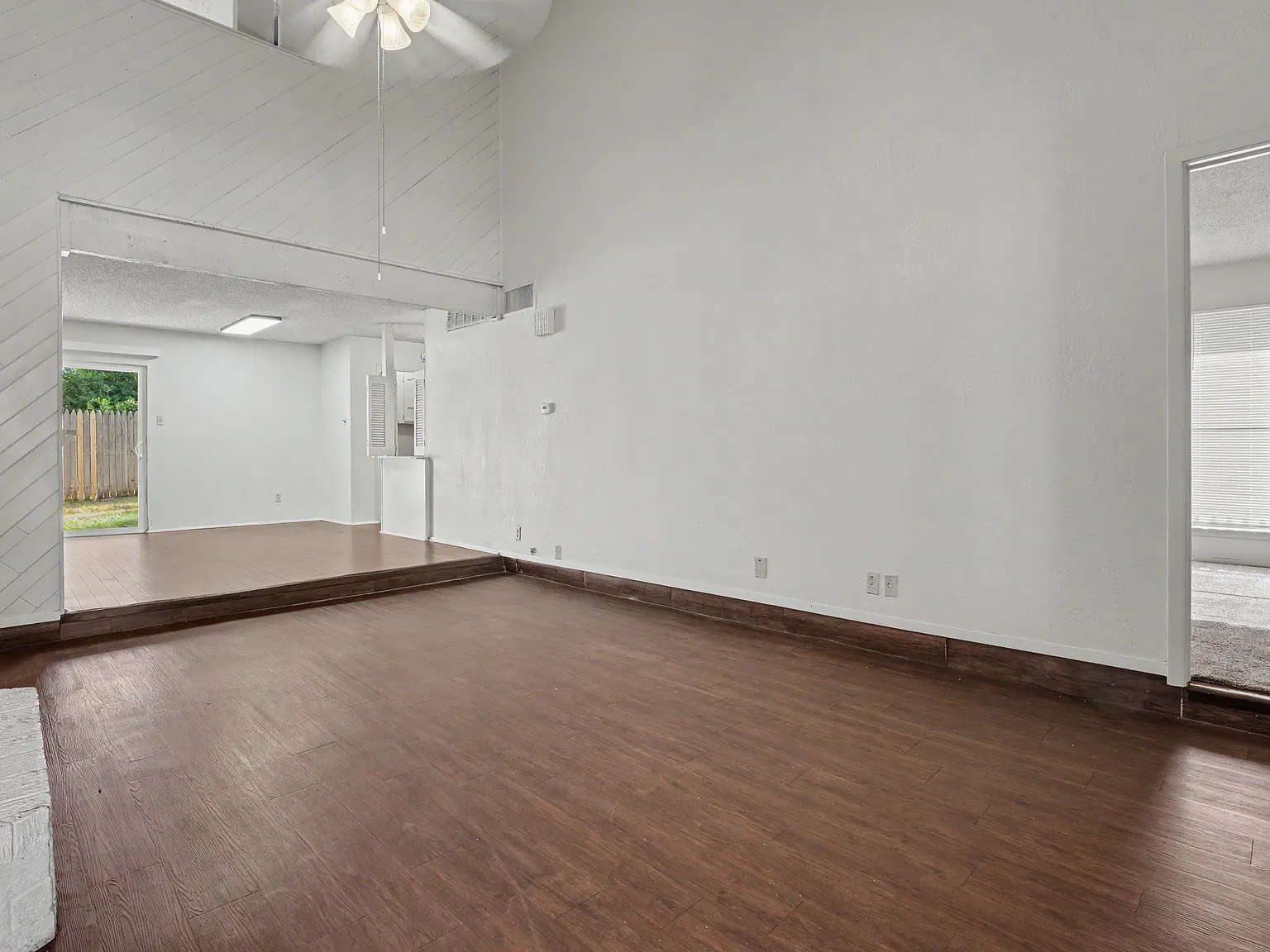 2 bed, 1412 sqft, $1,295 — Photo 4