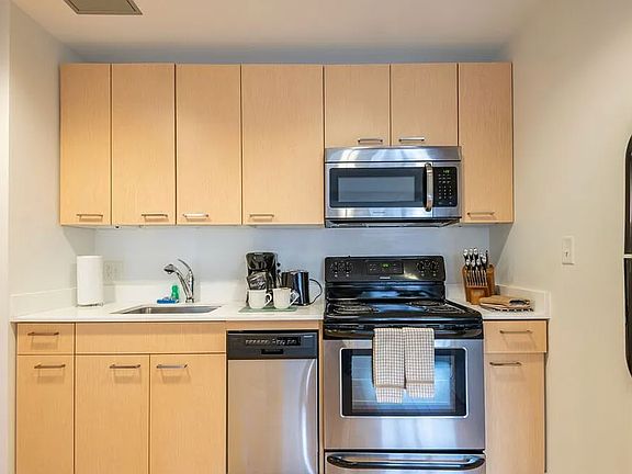 4th image of 1087 Boylston St #1