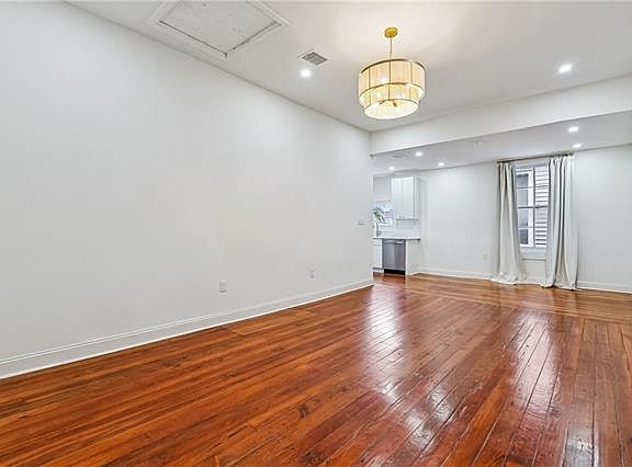 2nd image of 735 State St APT D