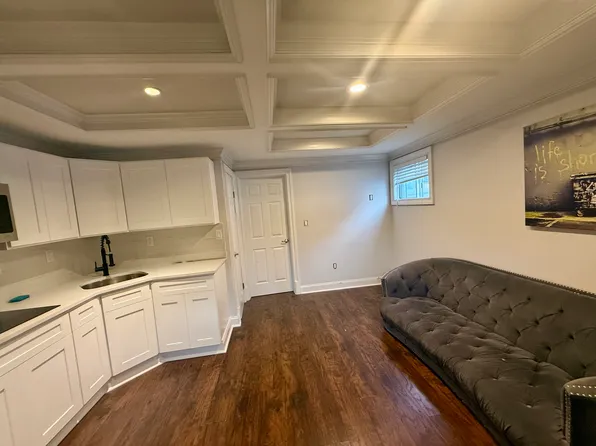 (undisclosed Address), Levittown, NY 11756