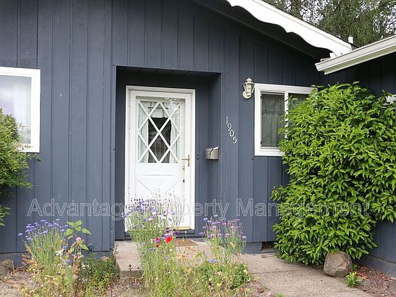 2nd image of 1905 NW Menlo Dr