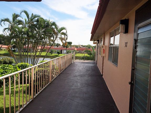 4th image of 387 Tuscany Ln #G