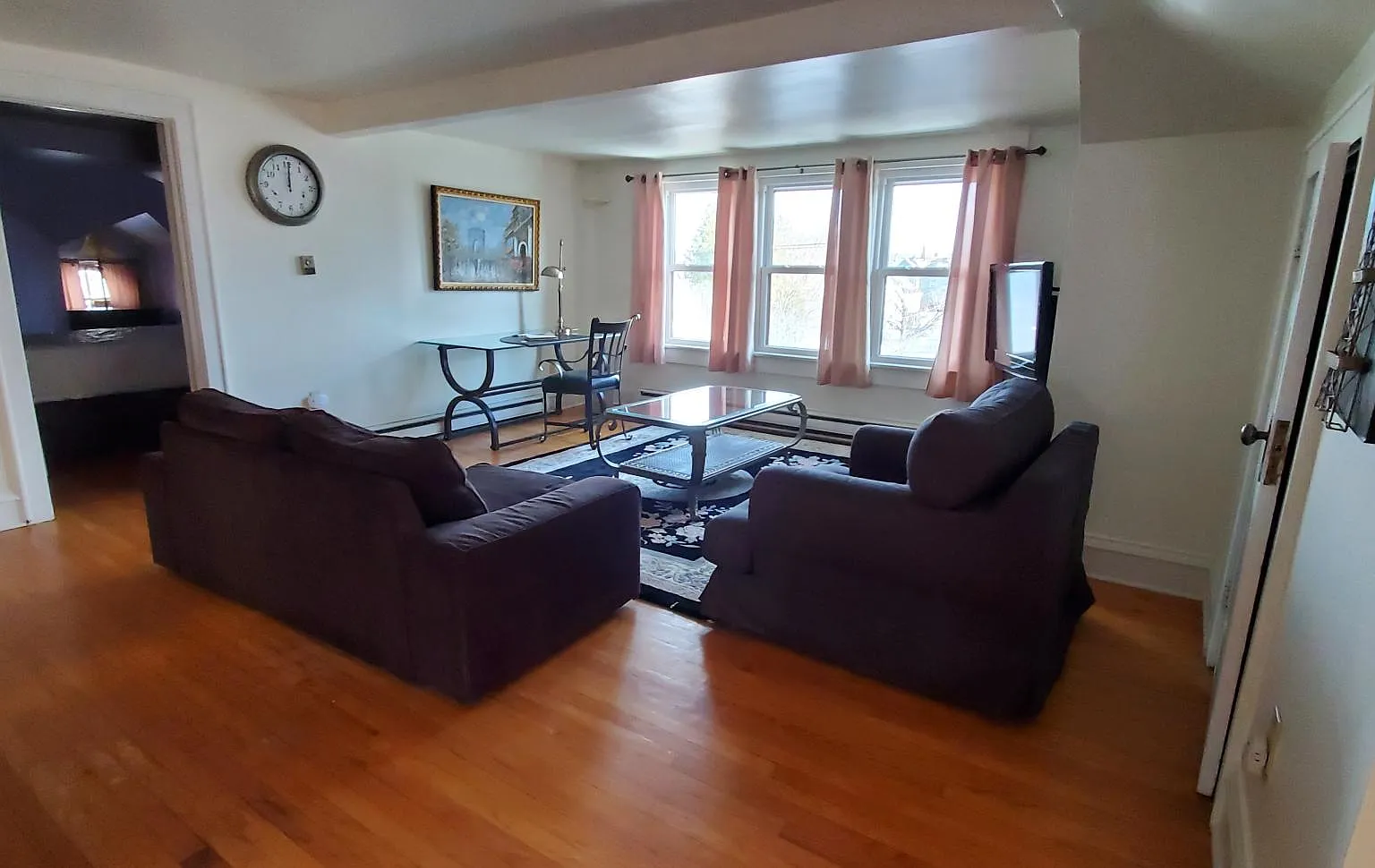 2 bed, 700 sqft, $1,100 — Photo 1