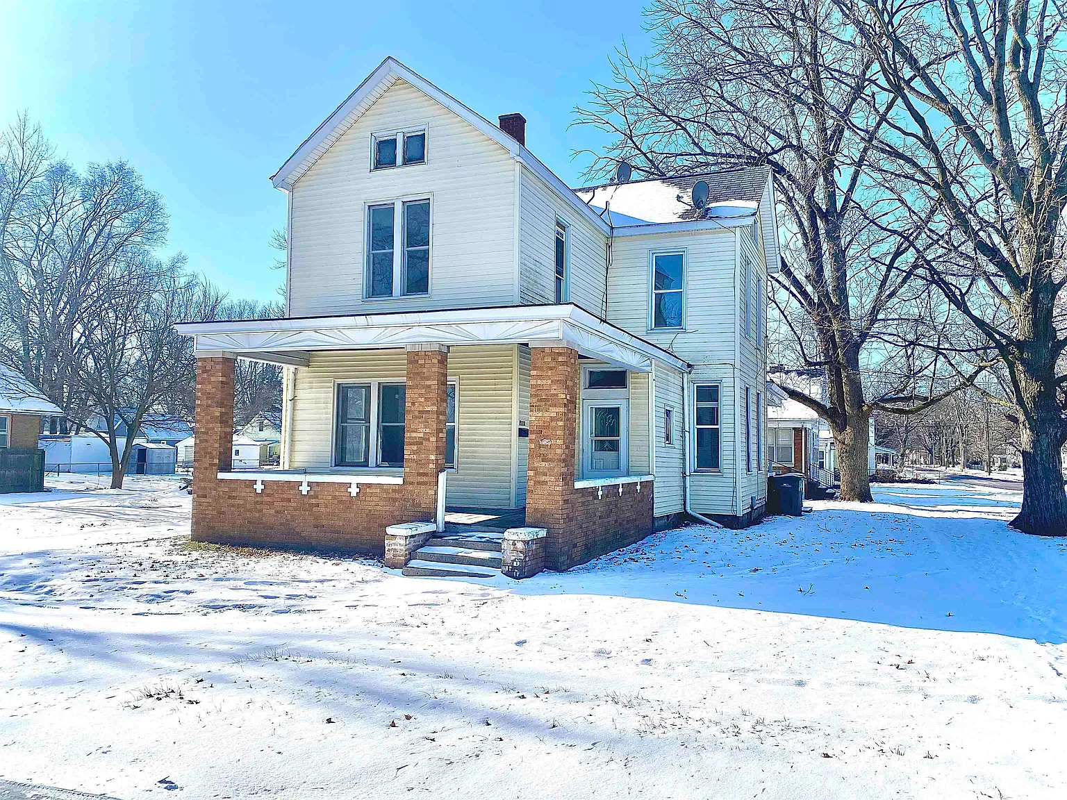 2112 W Moss Ave photo 1