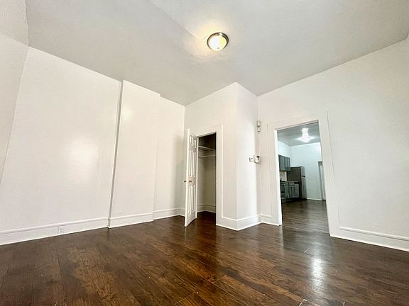 3rd image of 3632-3634 Iowa Ave