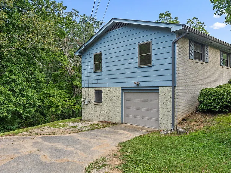 517 Randall St — Photo 5