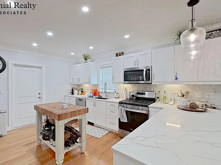 28 Woodrow Ave #2 — Photo 3