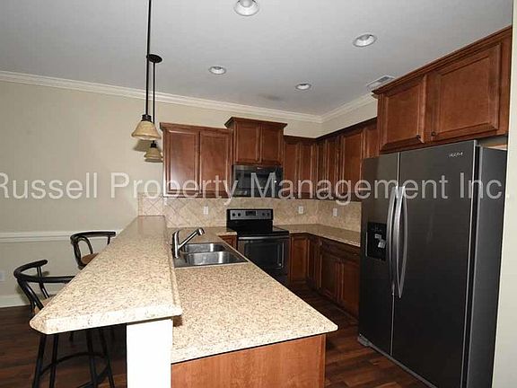 3rd image of 1657 B Cambria Dr