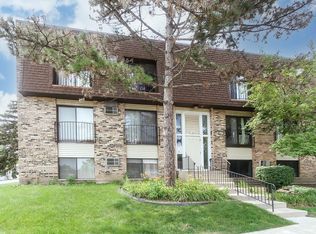 180 S Waters Edge Dr APT 102, Glendale Heights, IL 60139