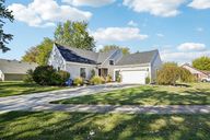 Travis Dr-S2510-001.jpg