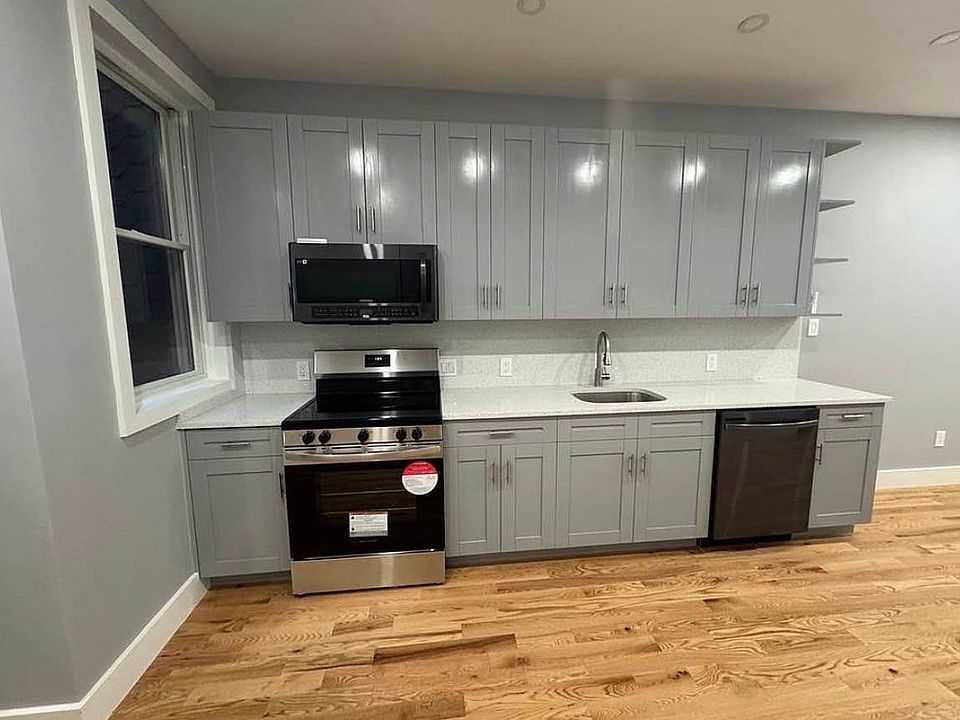 1st image of 1668 George St #1L