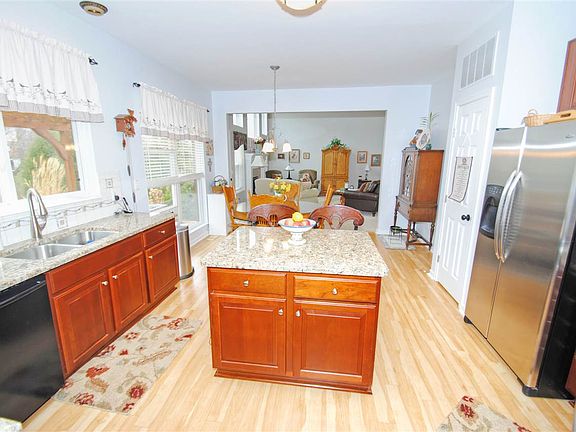 4th image of 1239 Thistledown Ct