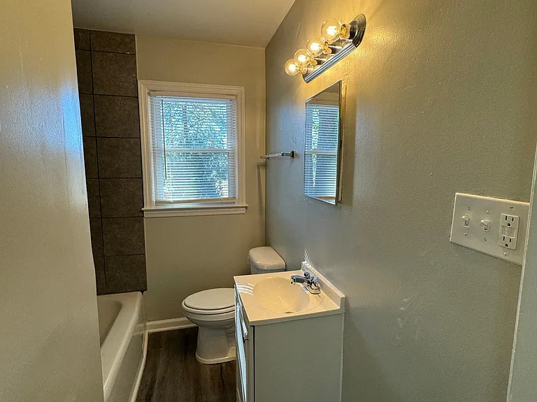 813 Idlewood Dr — Photo 2